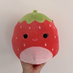 8” Scarlet - Squishmallows